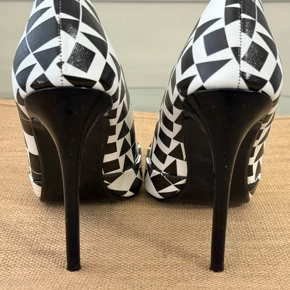 STEVE MADDEN Wileen Heels | Women's Size 8.5 | Black & White - Picture 5 of 6